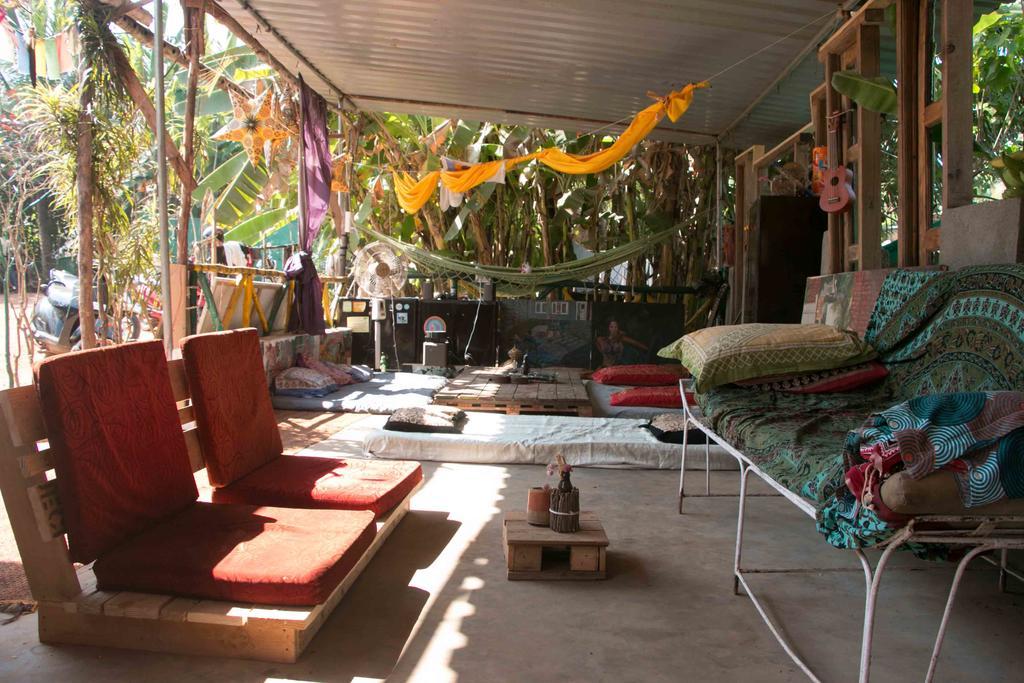 Wonderland Hostel Anjuna Extérieur photo
