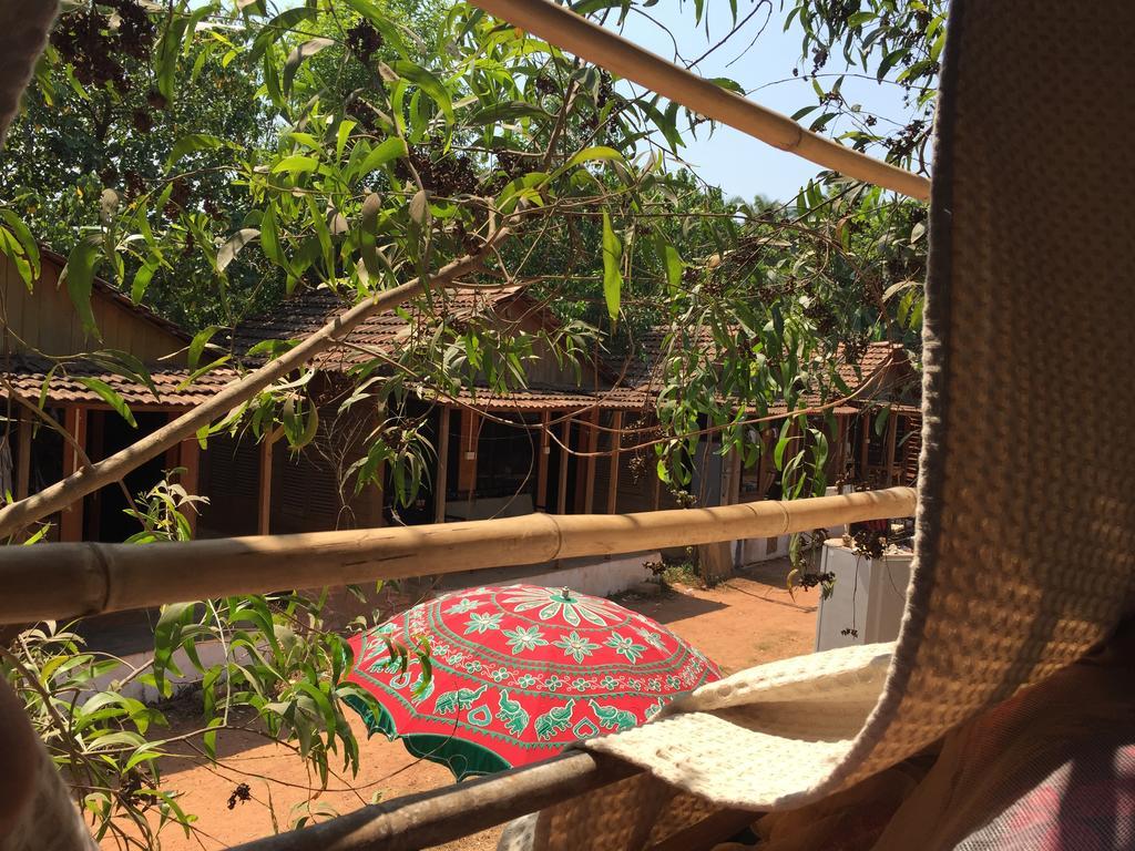 Wonderland Hostel Anjuna Extérieur photo