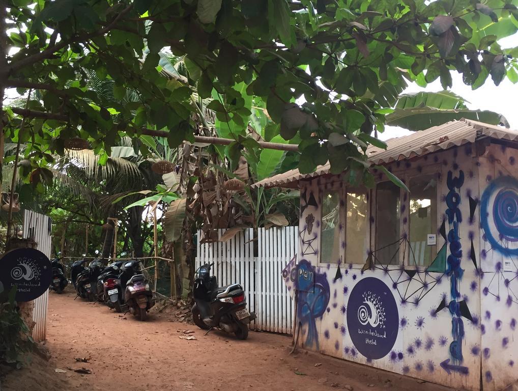 Wonderland Hostel Anjuna Extérieur photo