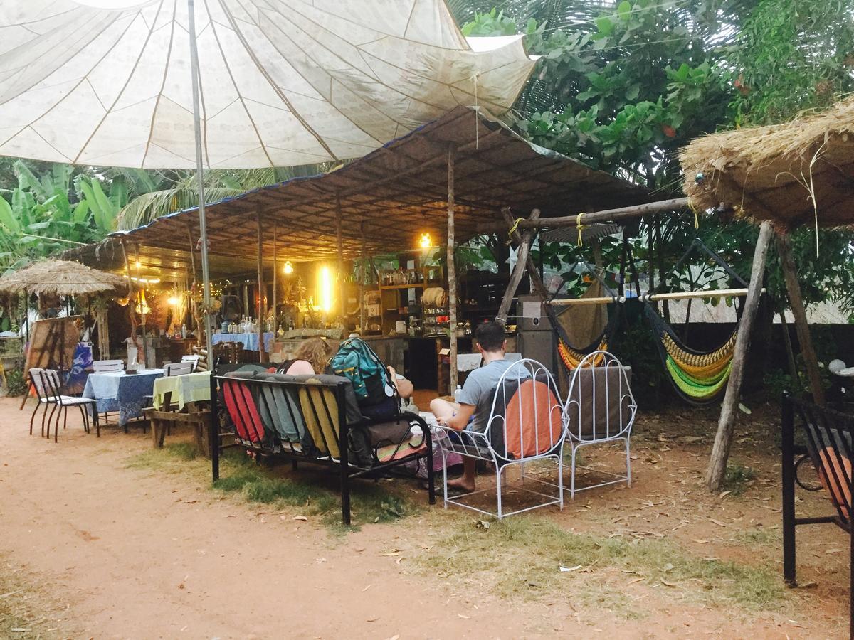 Wonderland Hostel Anjuna Extérieur photo
