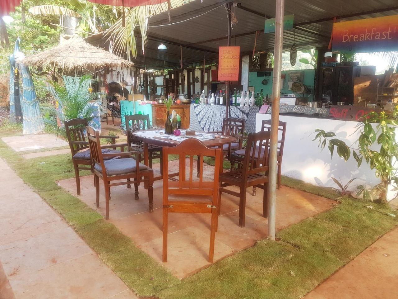 Wonderland Hostel Anjuna Extérieur photo
