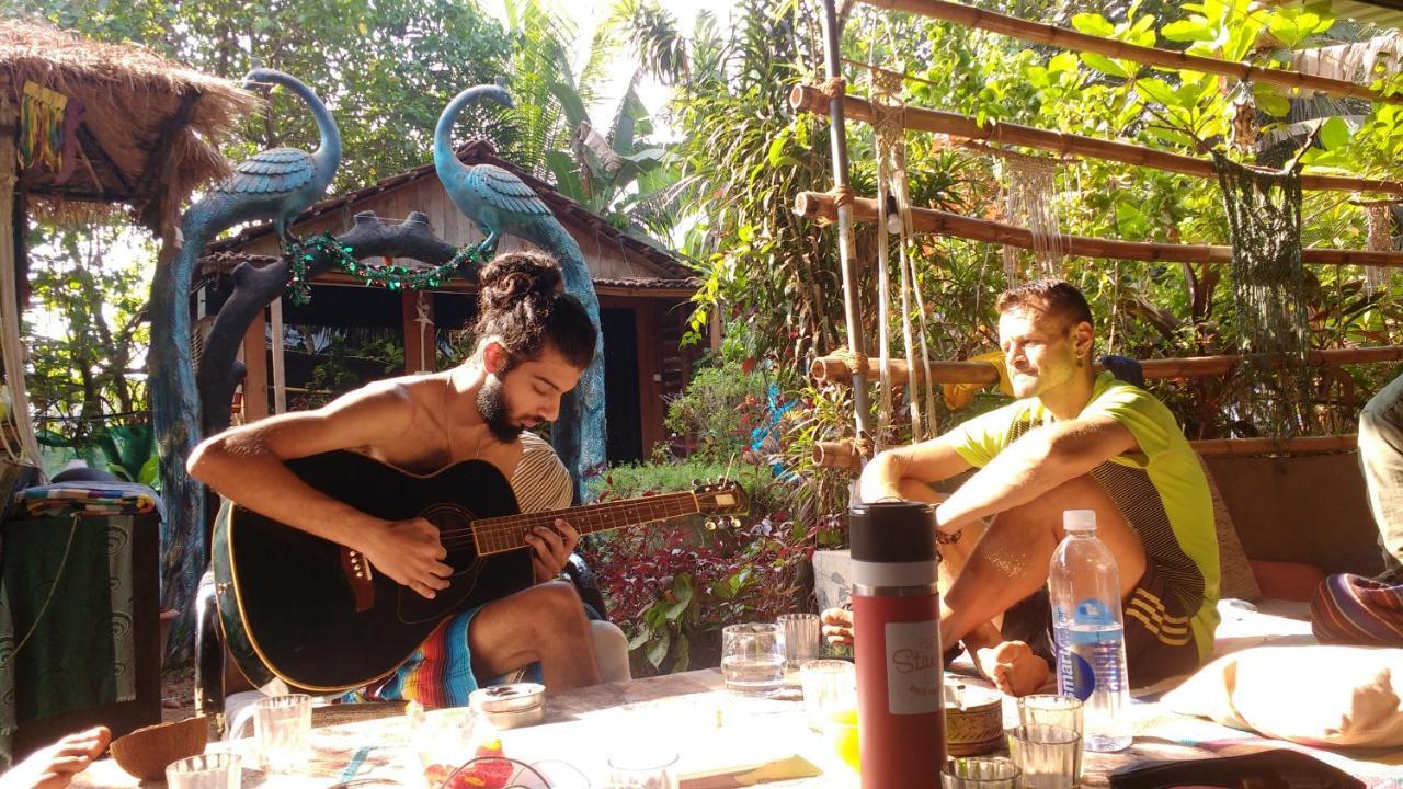 Wonderland Hostel Anjuna Extérieur photo